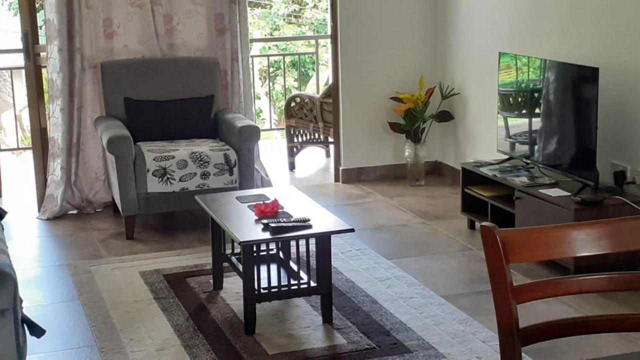 Riverside Mount Simpson Upper Beau Vallon  Exterior photo